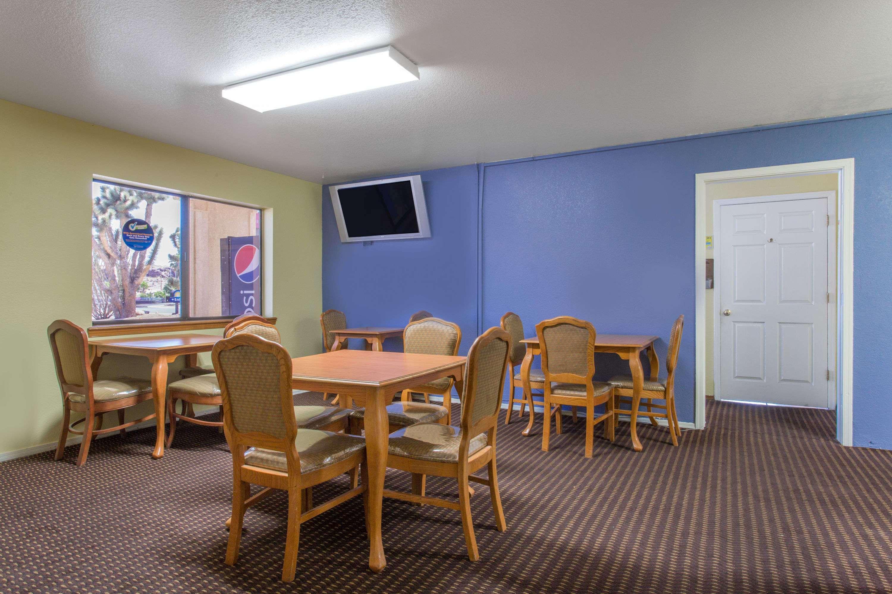 Days Inn By Wyndham Kingman West Dış mekan fotoğraf
