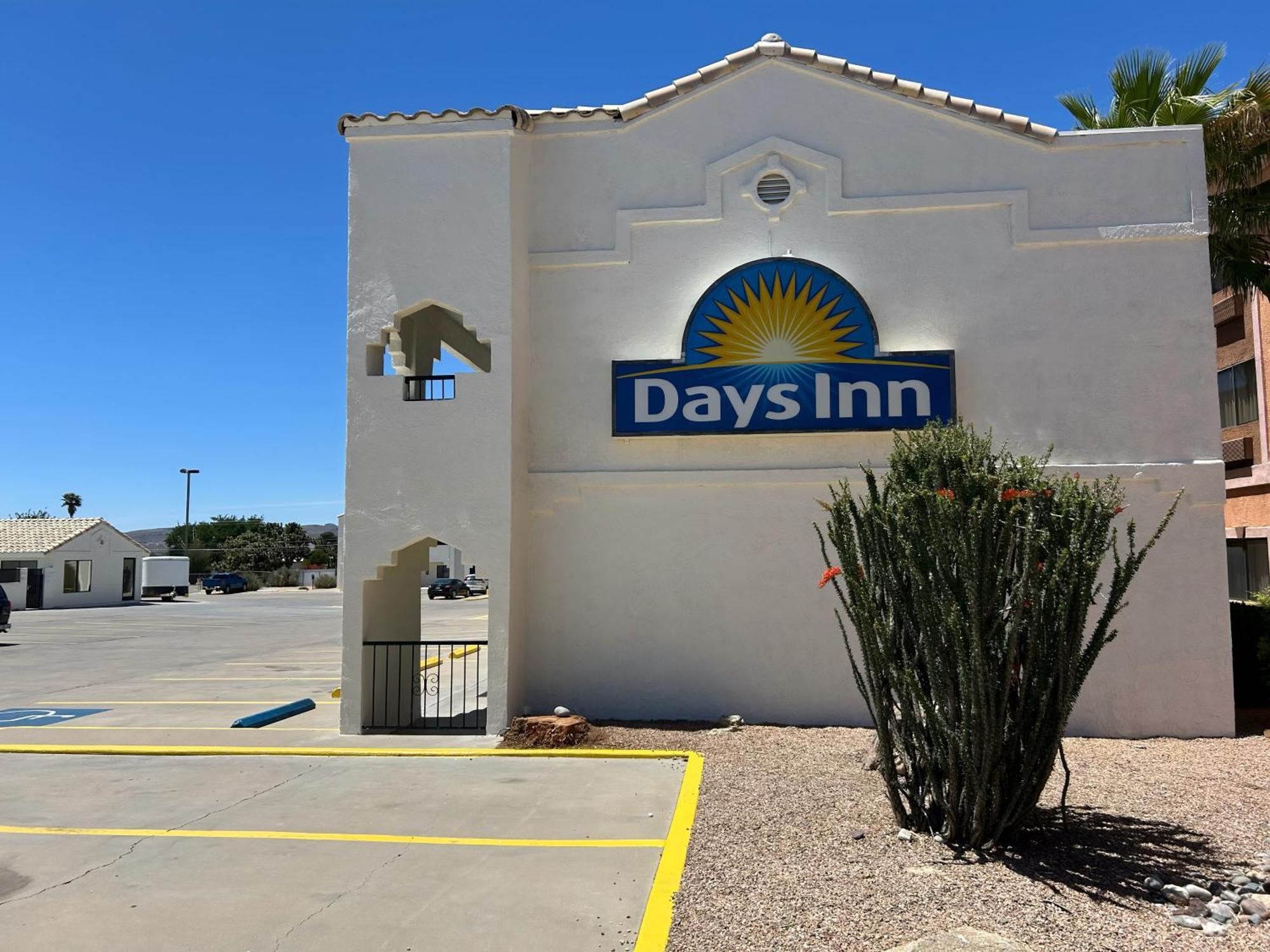 Days Inn By Wyndham Kingman West Dış mekan fotoğraf